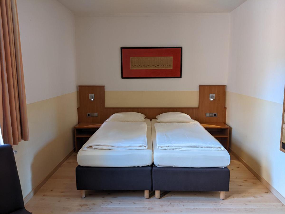 וינטריך Hotel & Restaurant Bruehler Hof מראה חיצוני תמונה