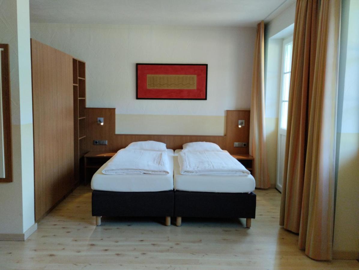 וינטריך Hotel & Restaurant Bruehler Hof מראה חיצוני תמונה